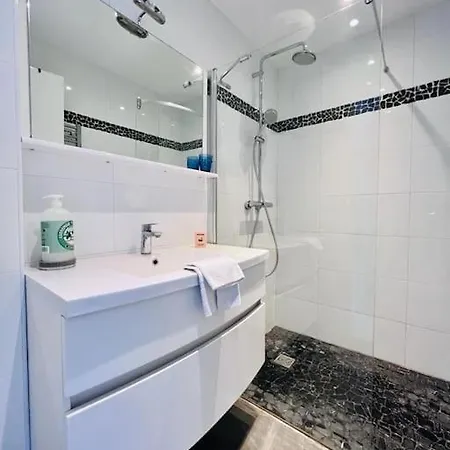 Le Pinede - 4 Prs- Parking - Clim - 500m Plages Apartment Antibes